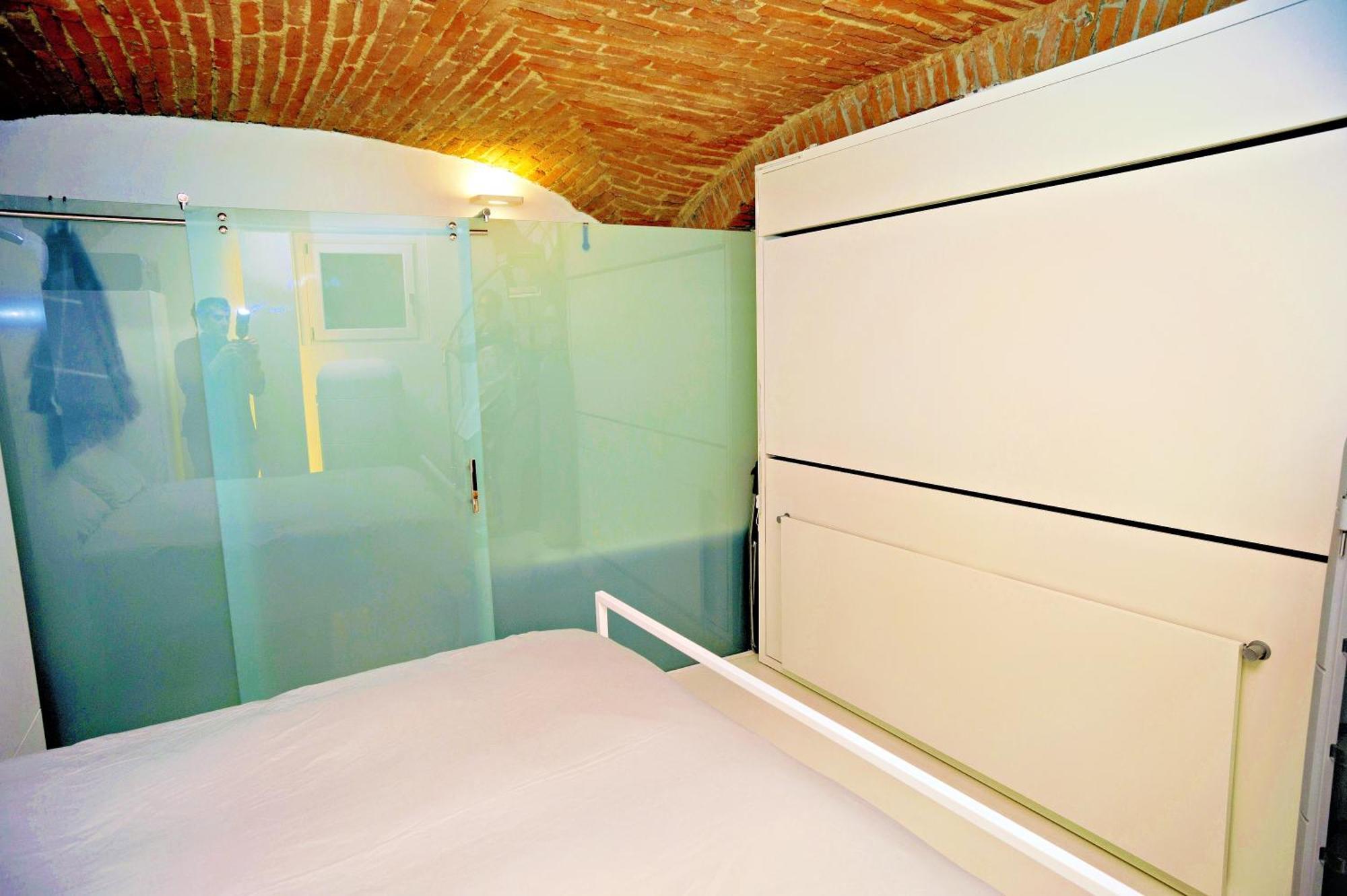 Elegant And Modern Loft In Medieval โบโลญญา ภายนอก รูปภาพ