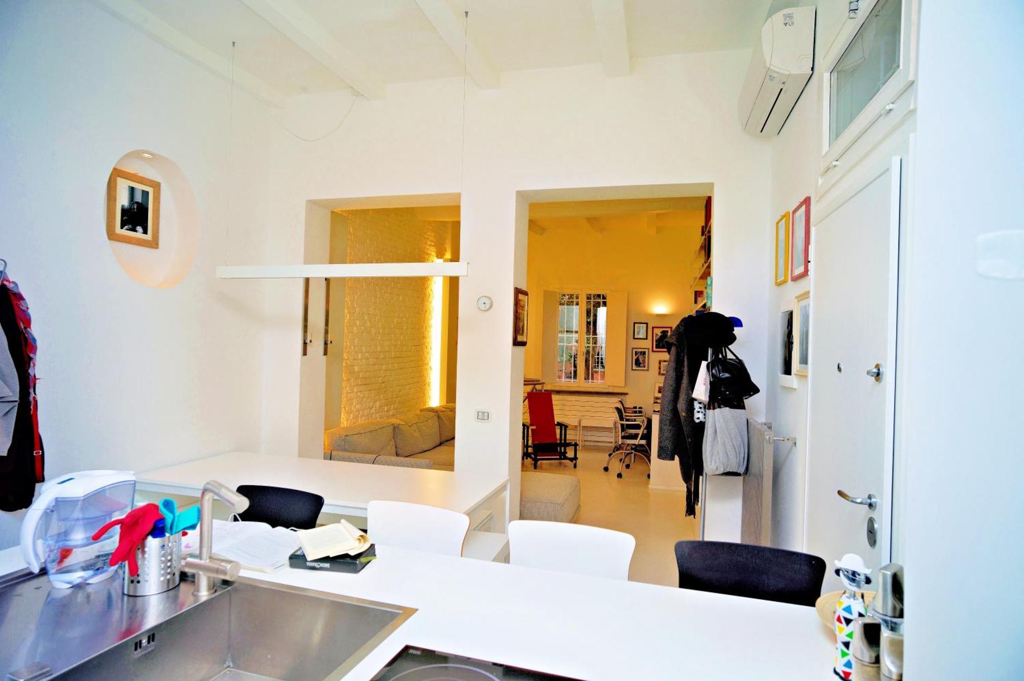 Elegant And Modern Loft In Medieval โบโลญญา ภายนอก รูปภาพ