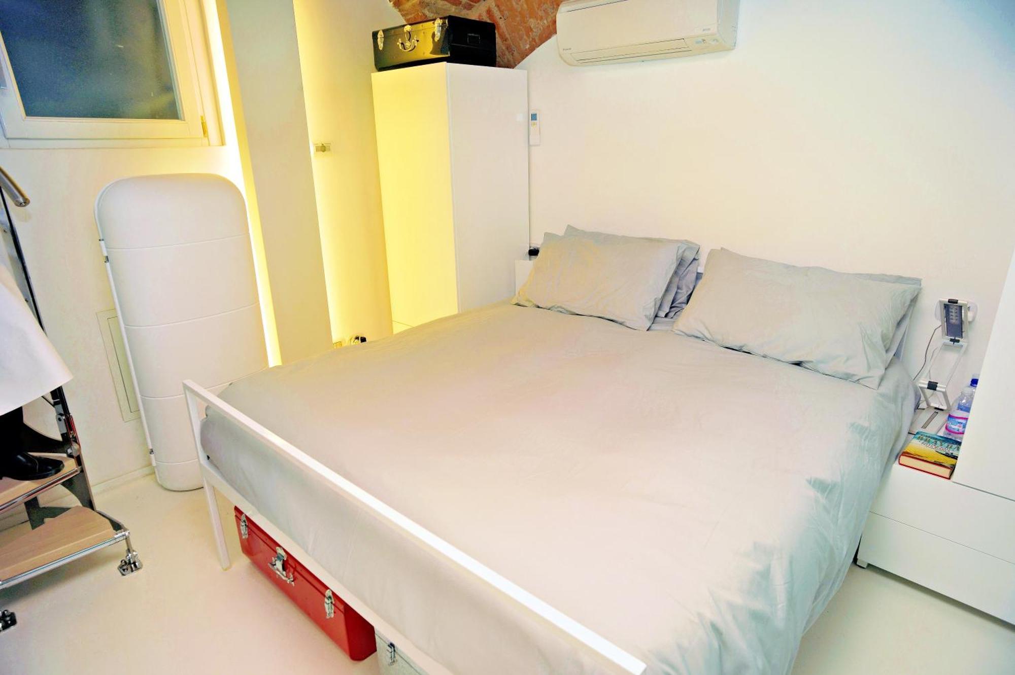 Elegant And Modern Loft In Medieval โบโลญญา ภายนอก รูปภาพ