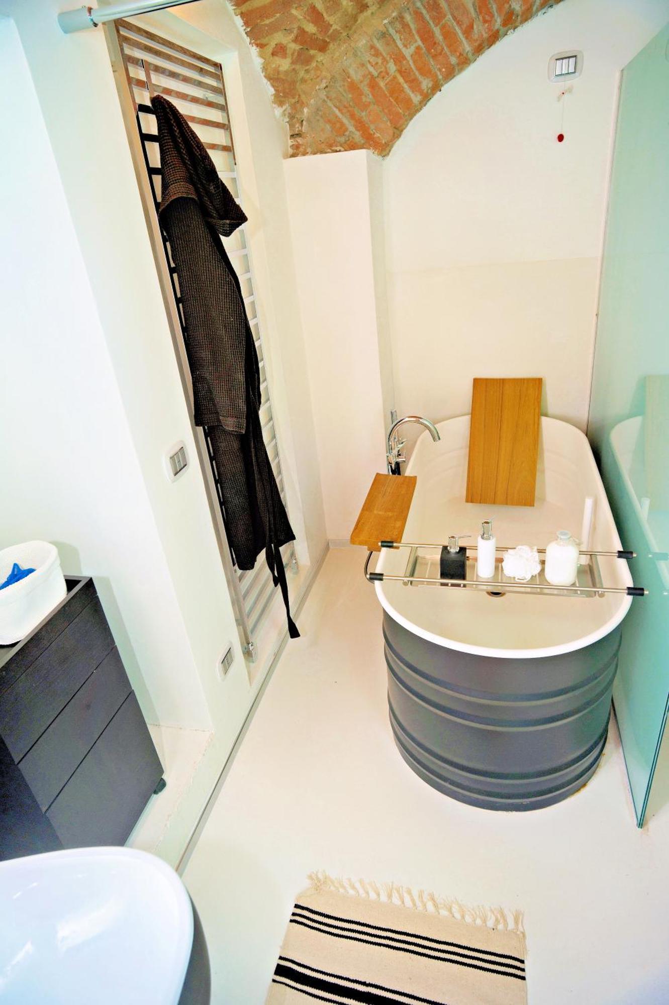 Elegant And Modern Loft In Medieval โบโลญญา ภายนอก รูปภาพ