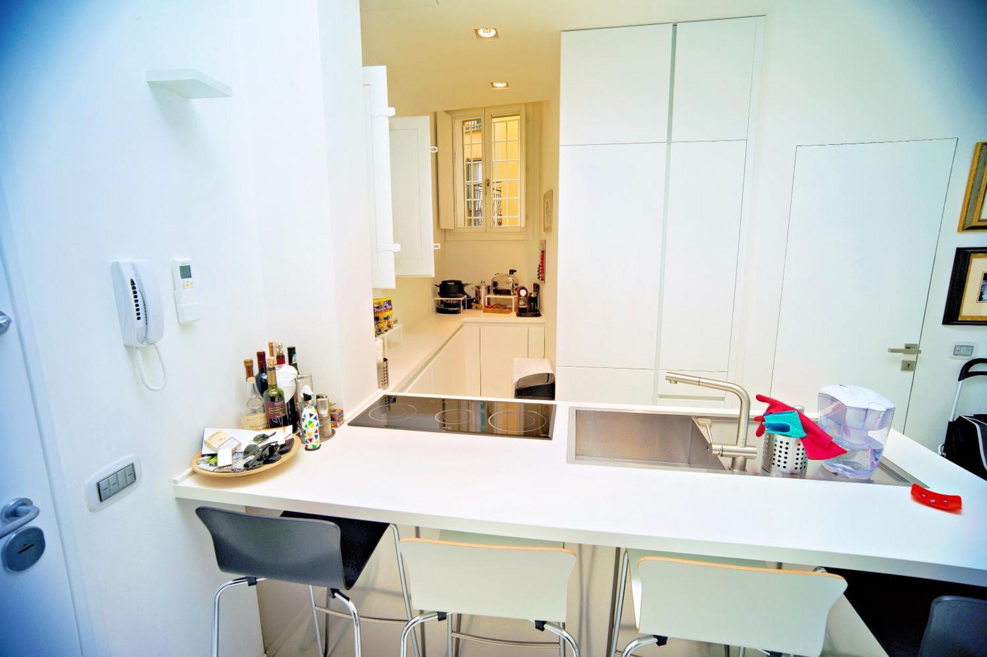 Elegant And Modern Loft In Medieval โบโลญญา ภายนอก รูปภาพ