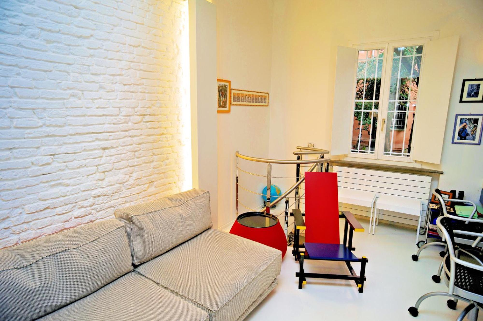 Elegant And Modern Loft In Medieval โบโลญญา ภายนอก รูปภาพ